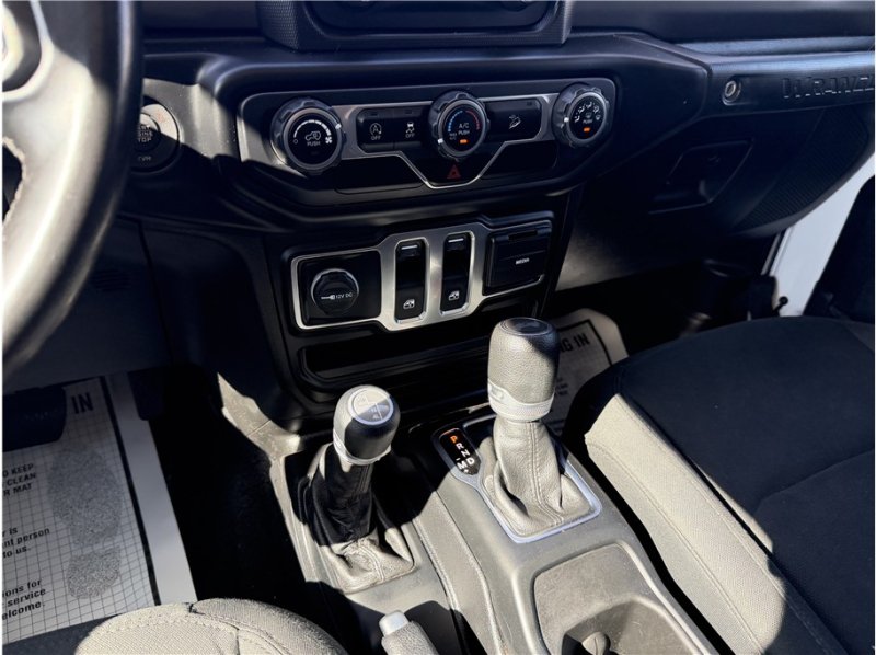 Used 2020 Jeep Wrangler Sport AWD/4WD image 37