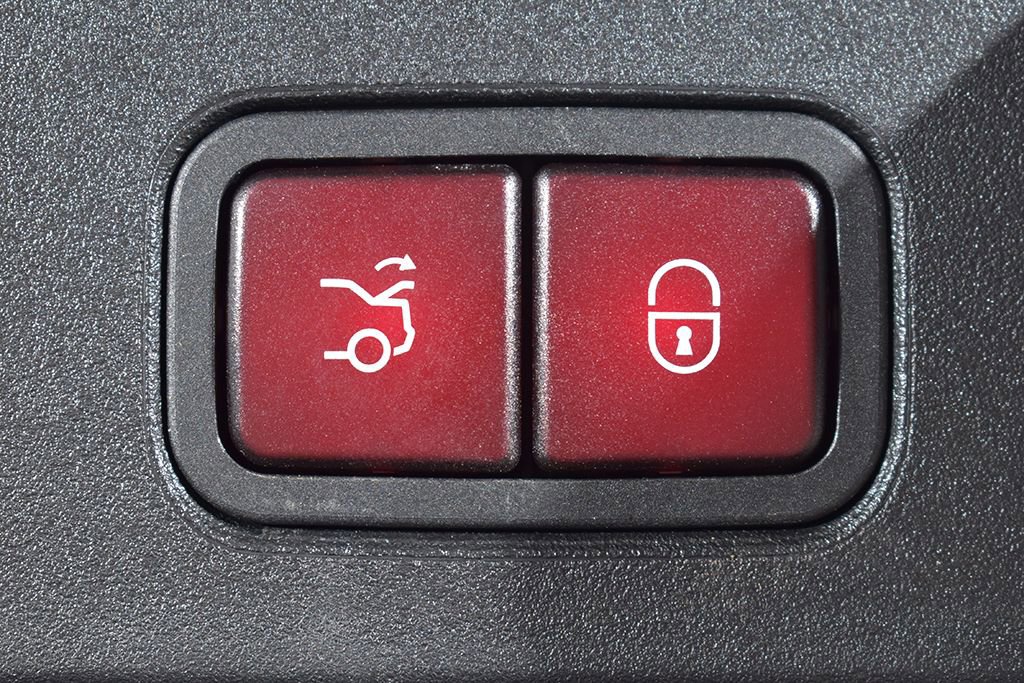 Used 2016 Mercedes-Benz SL 550 image 7