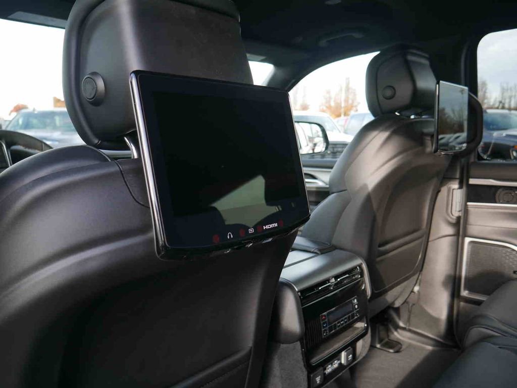 New 2025 Jeep Wagoneer Series II w/ Convenience Group I AWD/4WD image 14