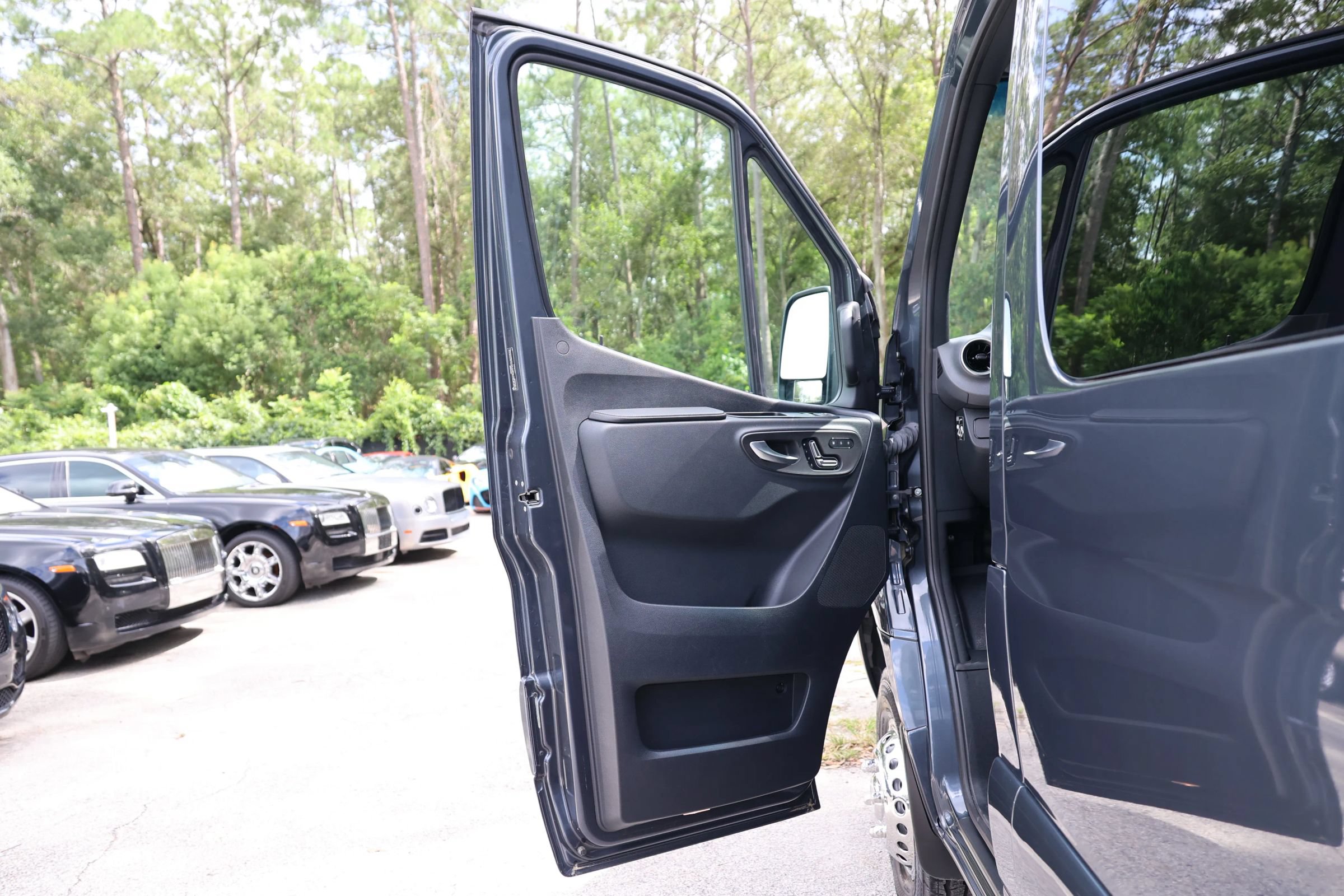 Used 2024 Mercedes-Benz Sprinter 3500 w/ Parking Package image 9