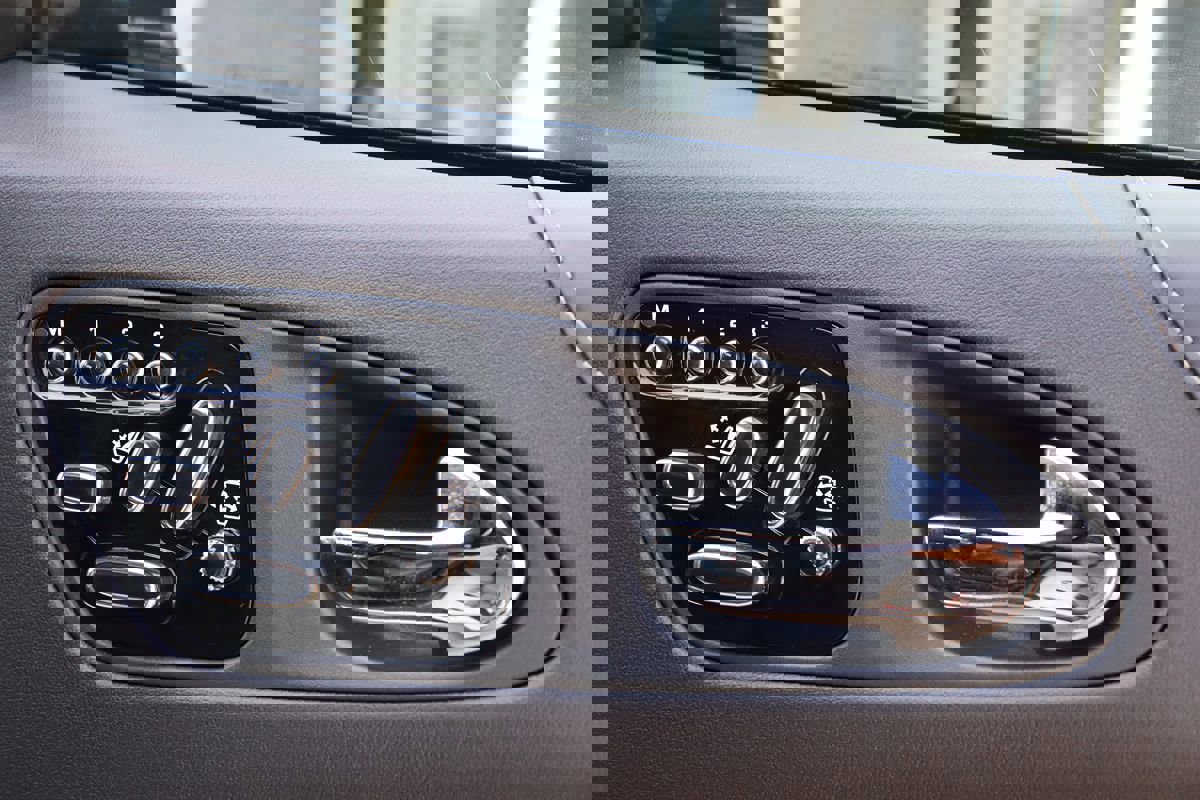 Used 2014 Jaguar XKR R image 34