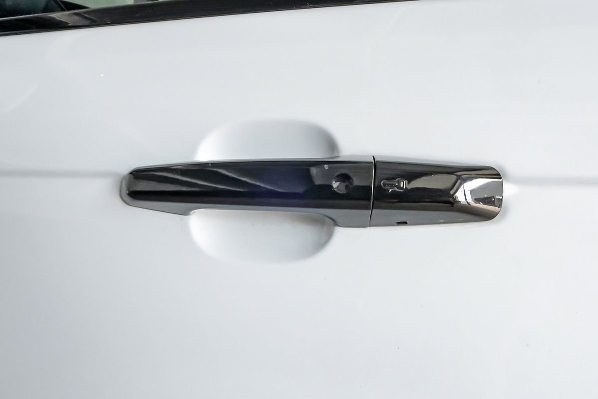 Used 2017 Land Rover Range Rover Supercharged image 40