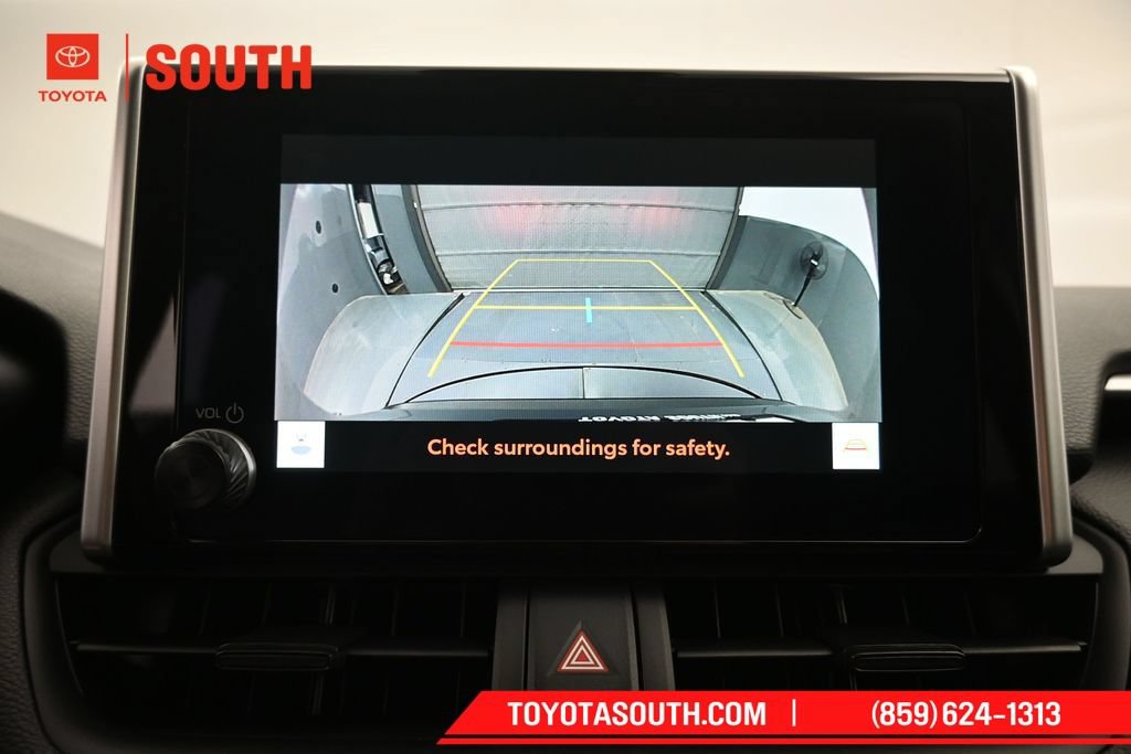 Used 2025 Toyota RAV4 XLE AWD/4WD image 18