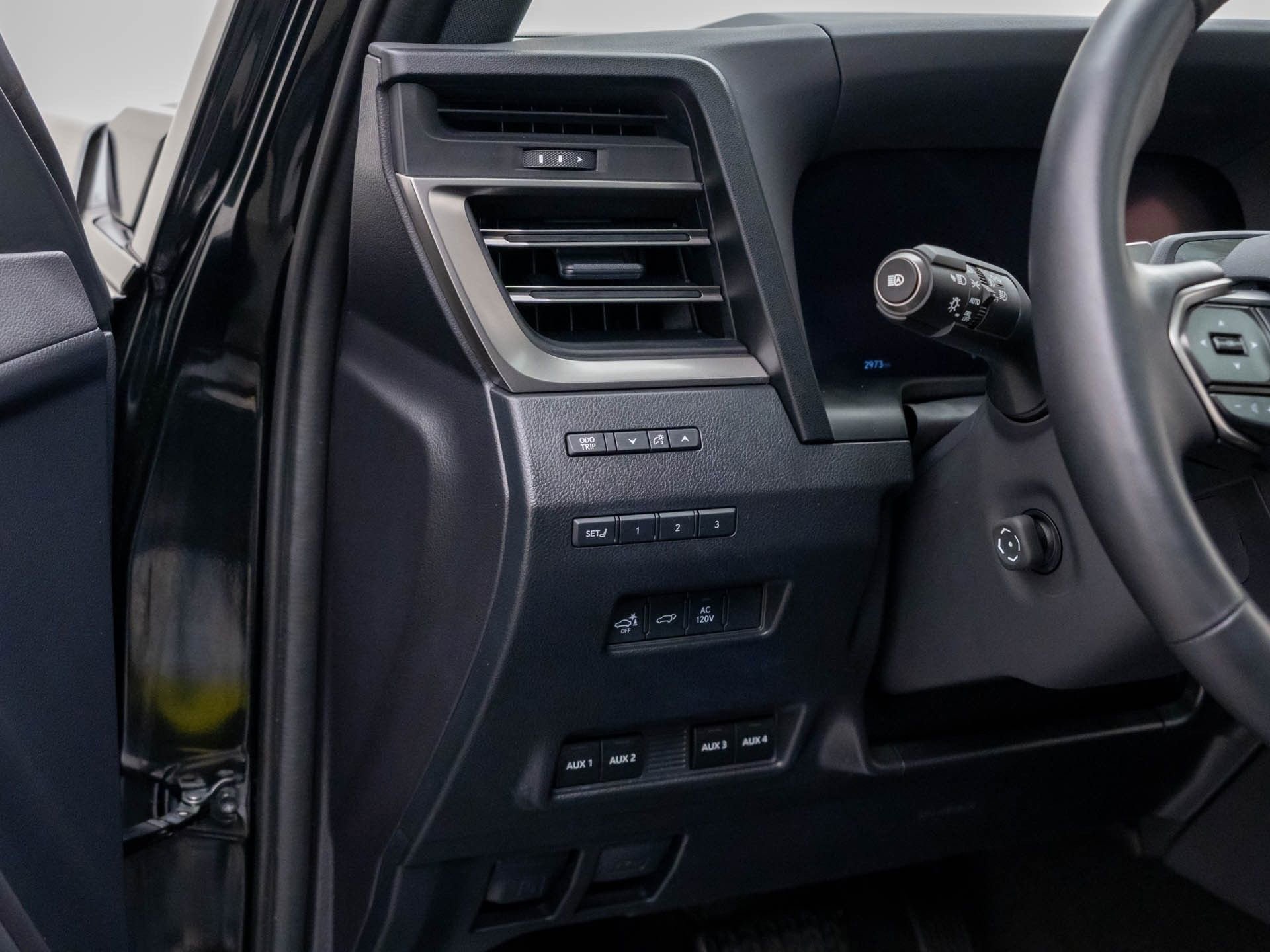 Used 2025 Lexus GX 550 AWD/4WD image 21