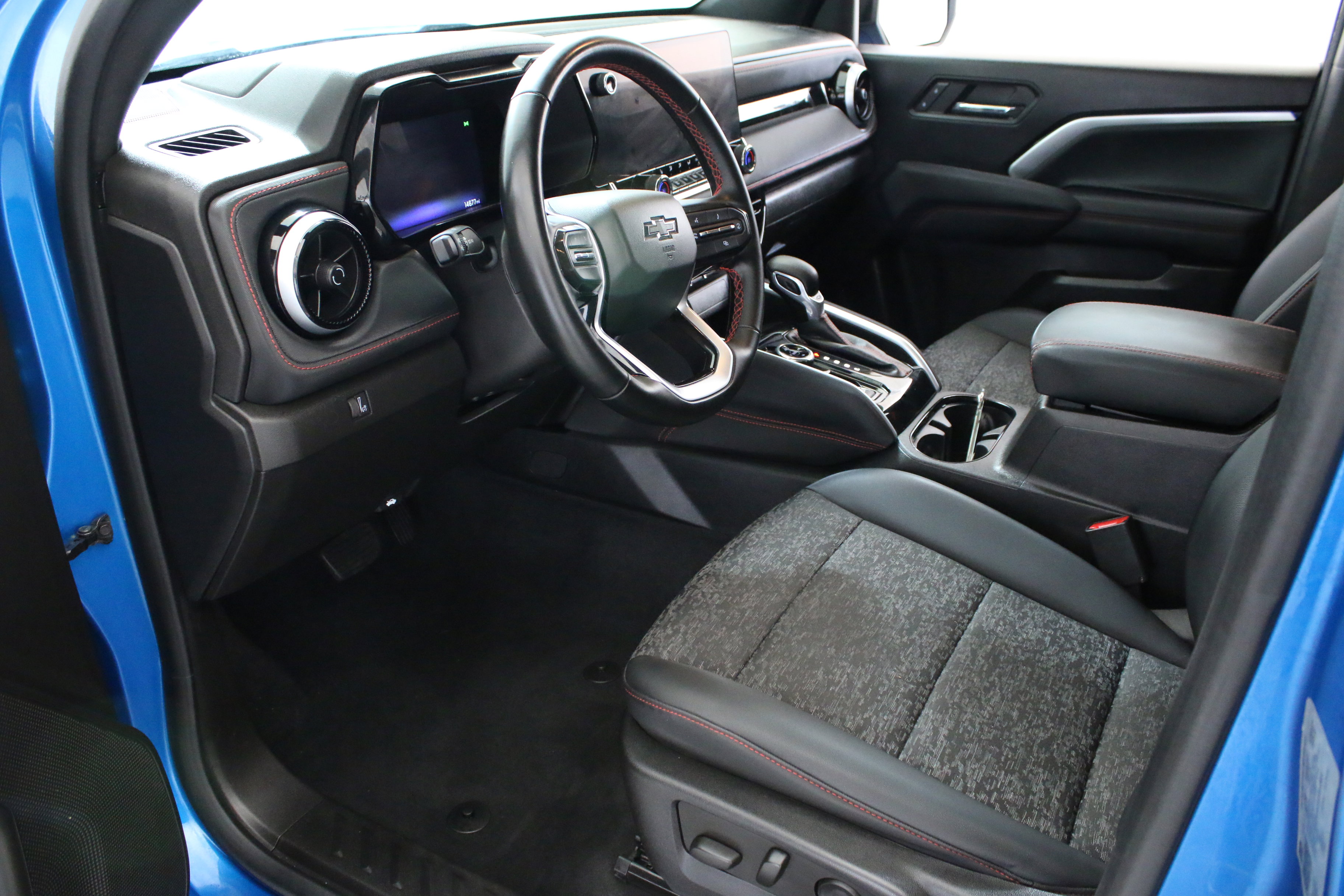 Used 2023 Chevrolet Colorado Z71 w/ Z71 Convenience Package 2 image 21