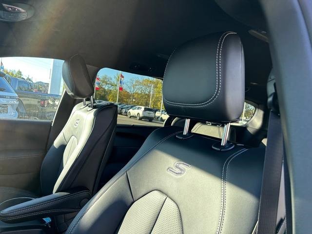 New 2026 Chrysler Pacifica Select image 12