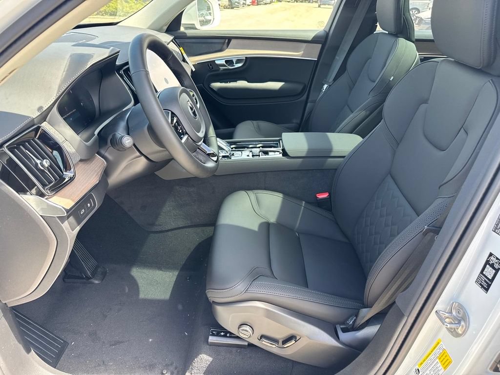 New 2026 Volvo XC90 T8 Plus w/ Protection Package AWD/4WD image 8