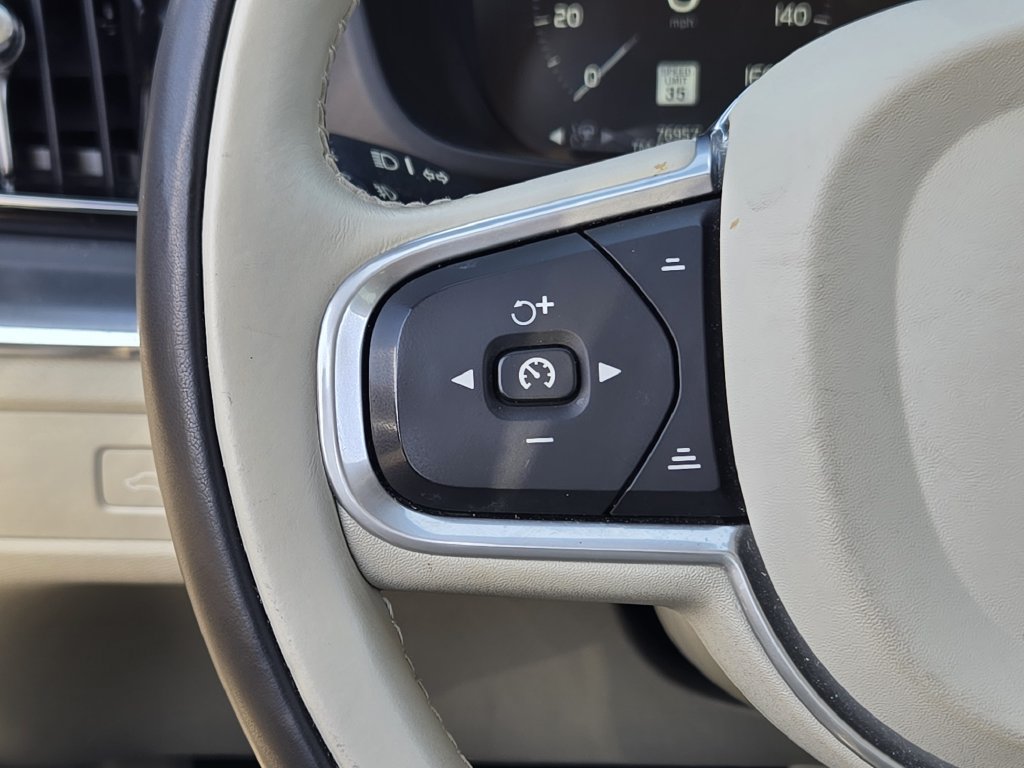 Used 2018 Volvo XC60 T5 Momentum w/ Convenience Package AWD/4WD image 36