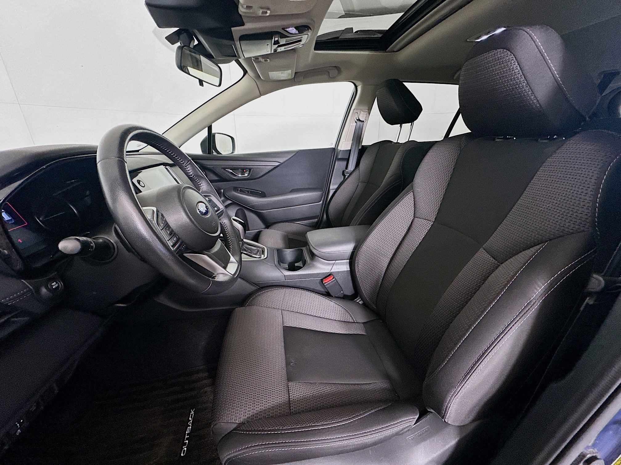 Used 2025 Subaru Outback Premium AWD/4WD image 13