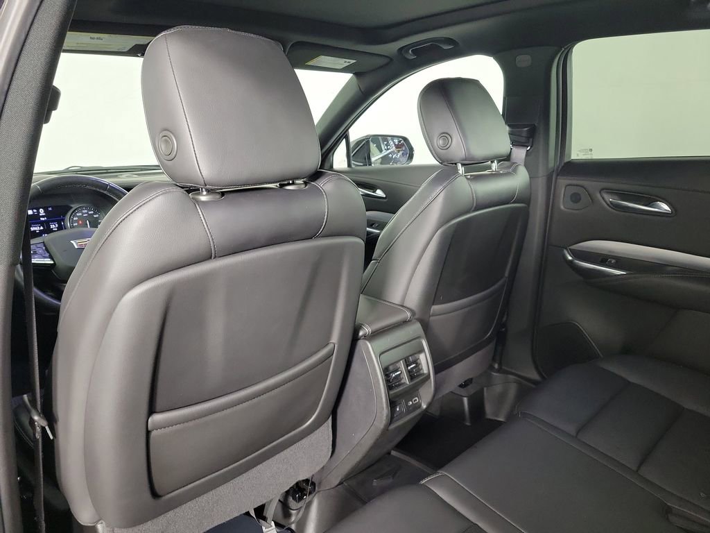 Used 2021 Cadillac XT4 Premium Luxury FWD image 12