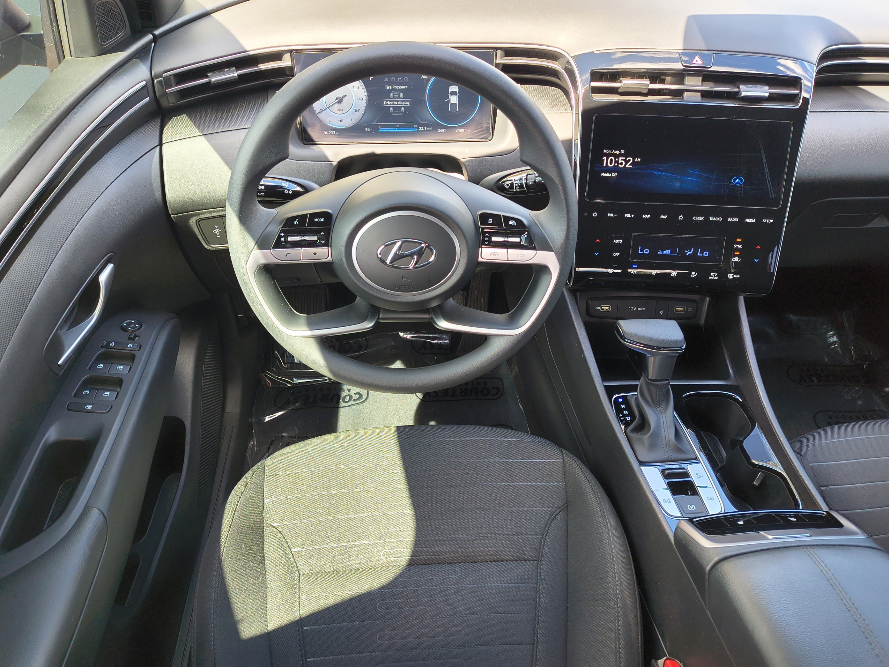 Used 2024 Hyundai Santa Cruz SEL w/ Activity Package FWD image 13