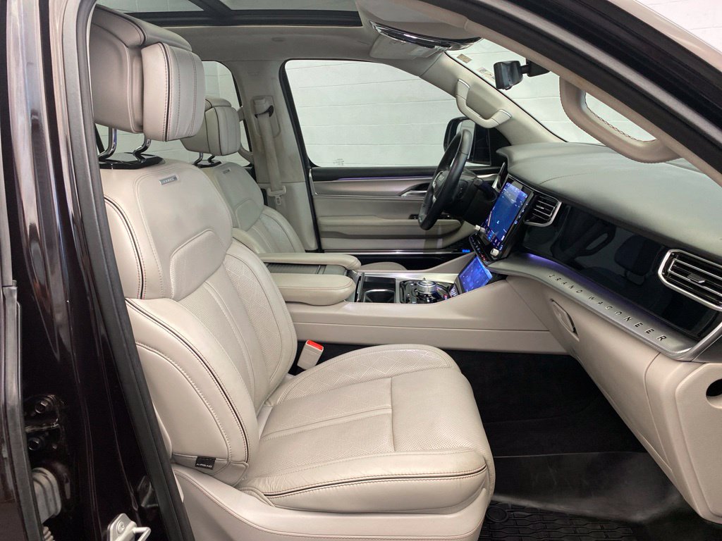 Used 2023 Jeep Grand Wagoneer Series II w/ Flexible Seating Group AWD/4WD image 24