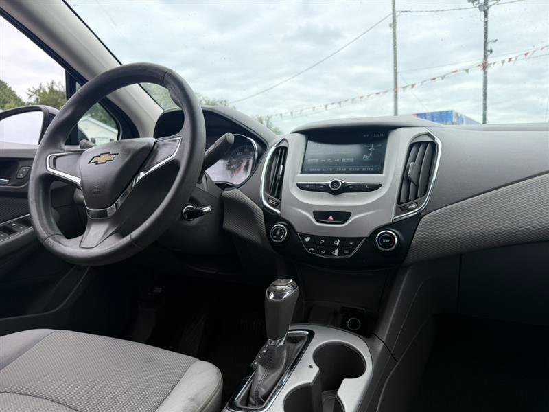 Used 2017 Chevrolet Cruze LS FWD image 23