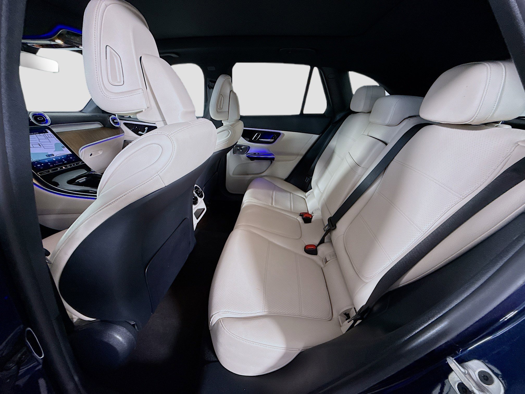 Used 2023 Mercedes-Benz GLC 300 4MATIC w/ Exclusive Trim Package image 25