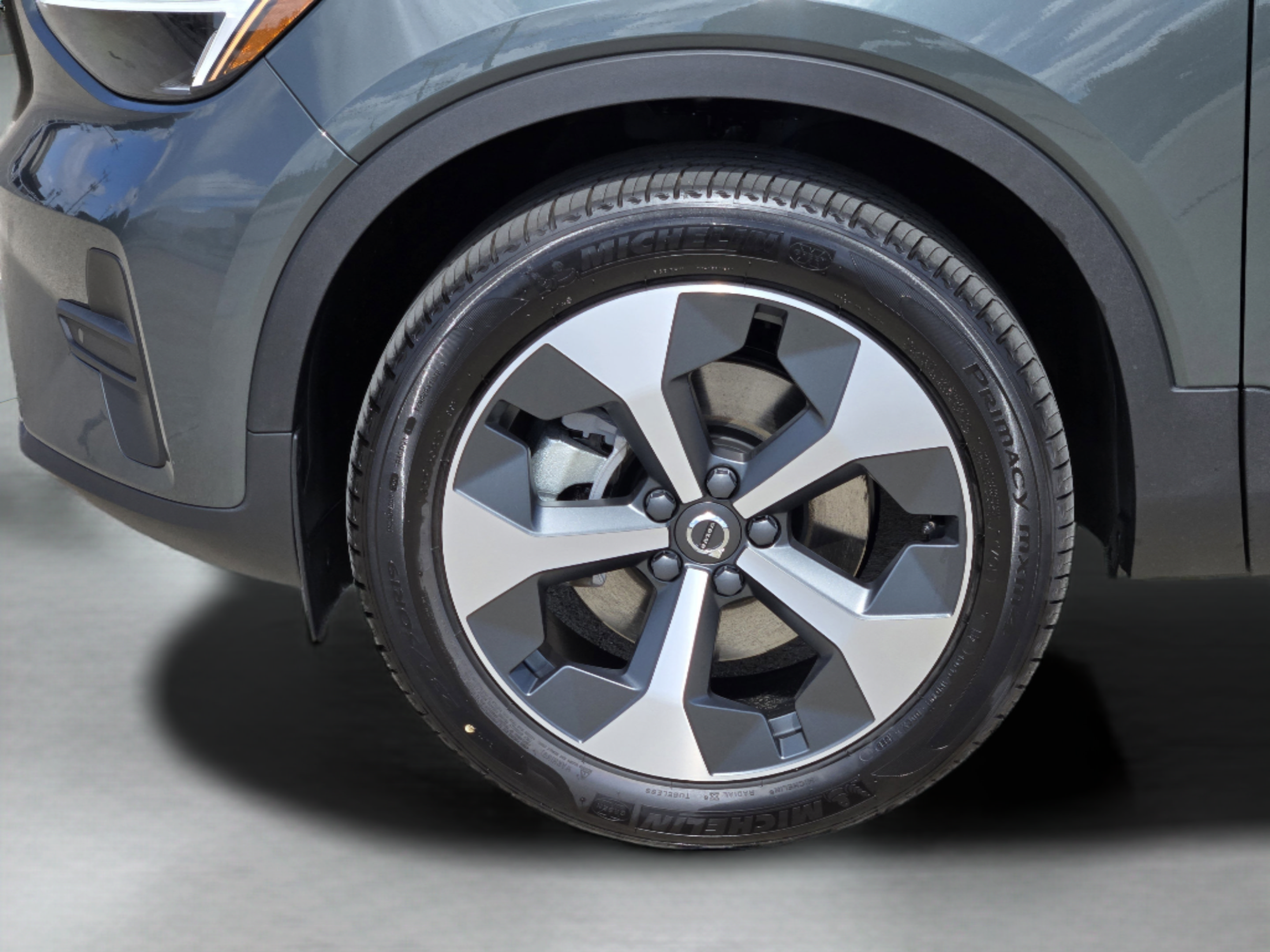 New 2026 Volvo XC40 B5 Core w/ Climate Package AWD/4WD image 29