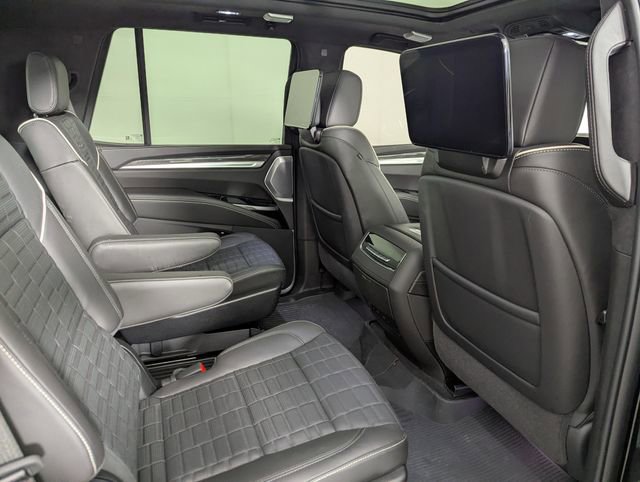 Used 2025 Cadillac Escalade V w/ LPO, ONYX Package AWD/4WD image 21