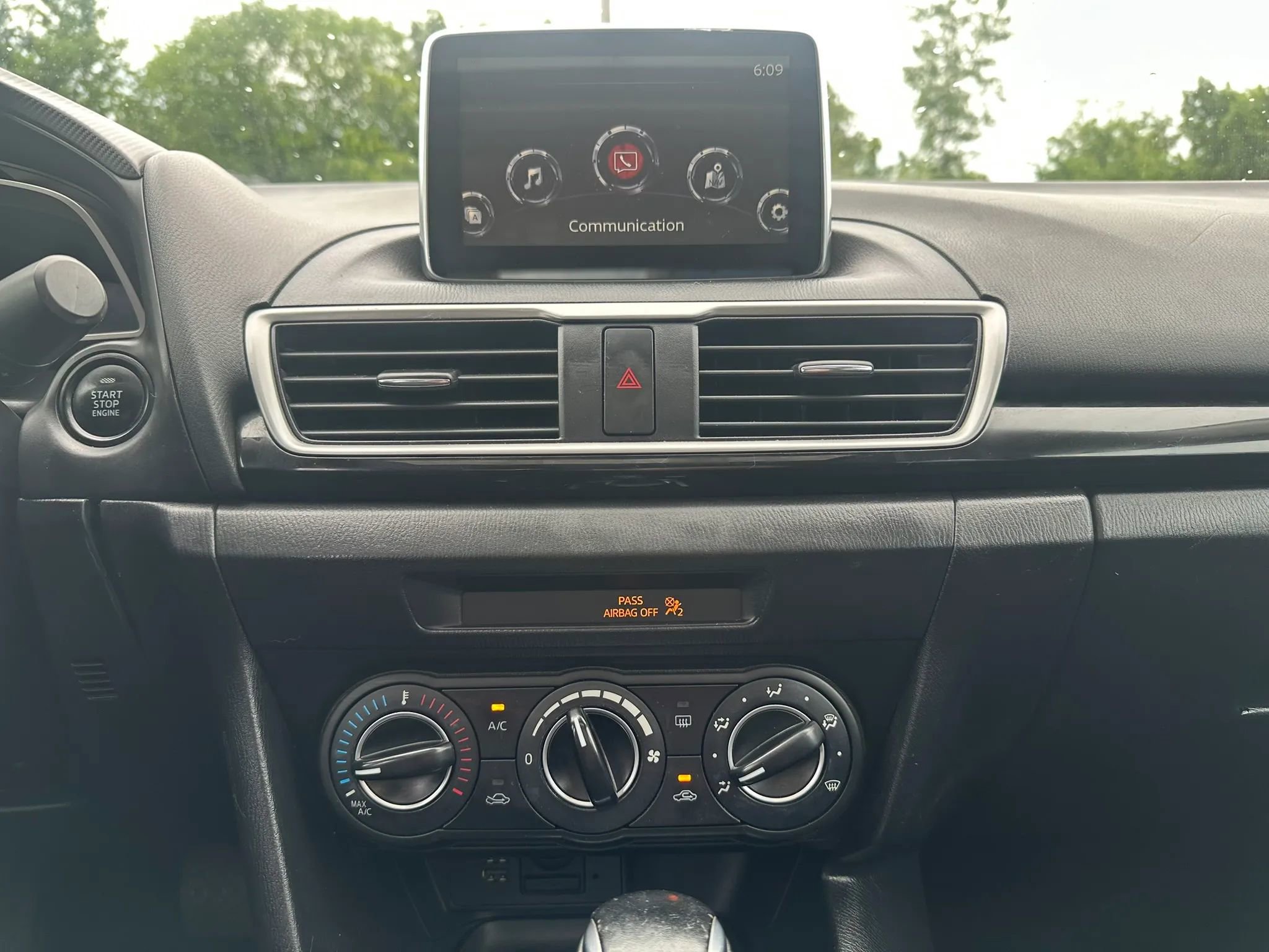 Used 2016 MAZDA MAZDA3 i Touring FWD image 16