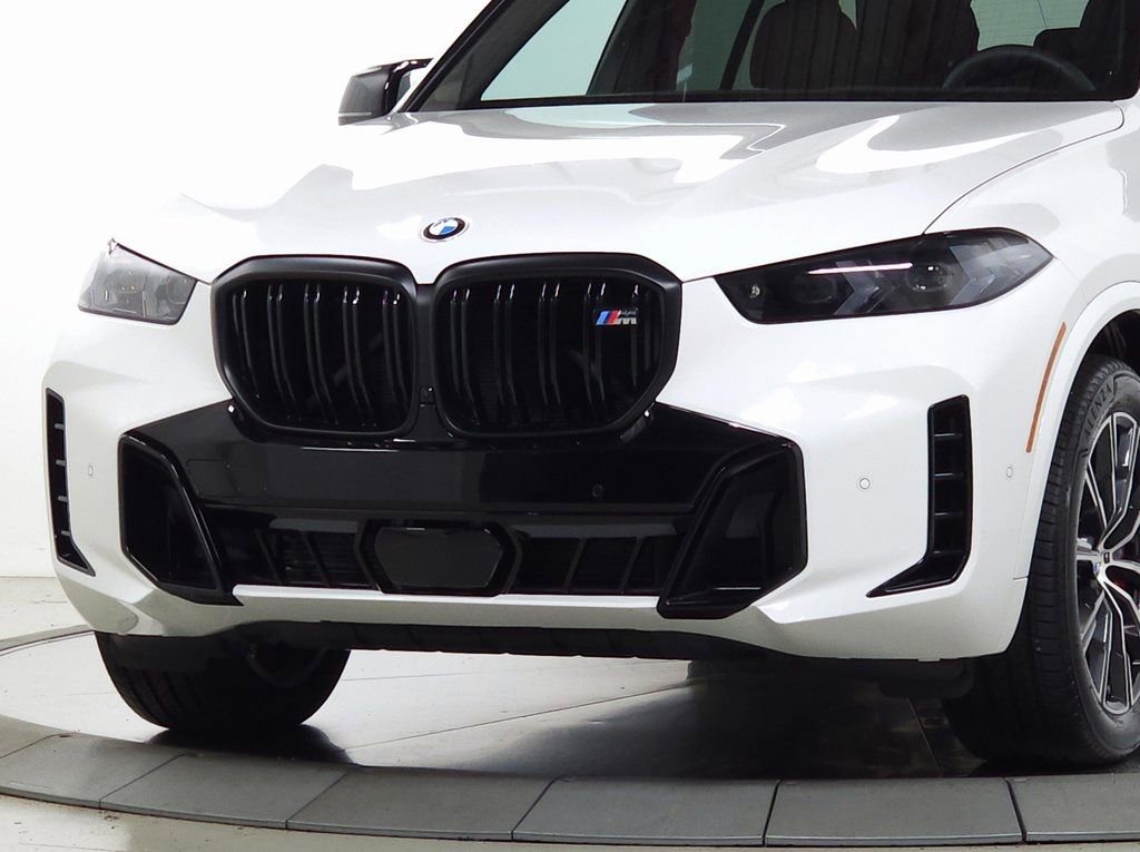 Used 2025 BMW X5 M60i w/ Executive Package image 3