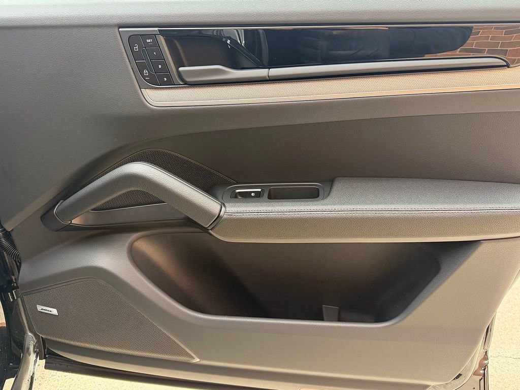 New 2026 Porsche Cayenne Coupe image 22