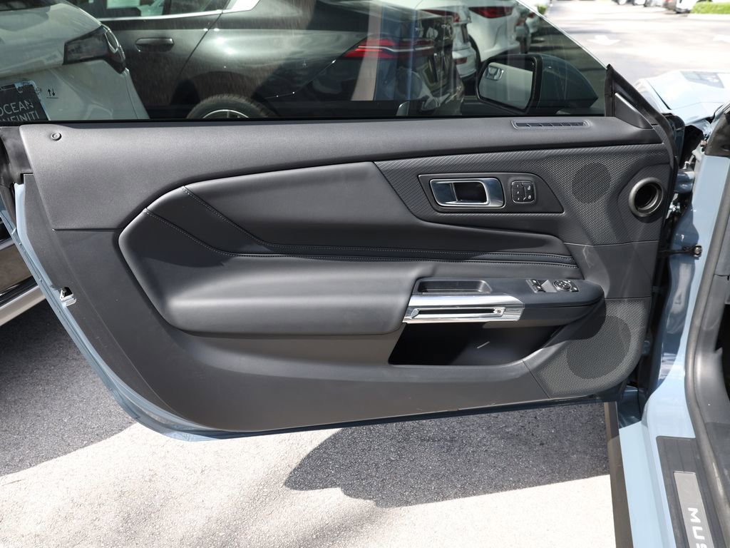 Used 2025 Ford Mustang GT Premium image 10