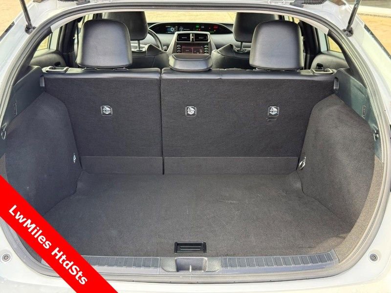 Used 2021 Toyota Prius XLE FWD image 9