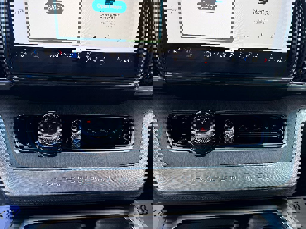 Used 2025 Ford Expedition Max Platinum w/ Platinum Ultimate Package AWD/4WD image 21