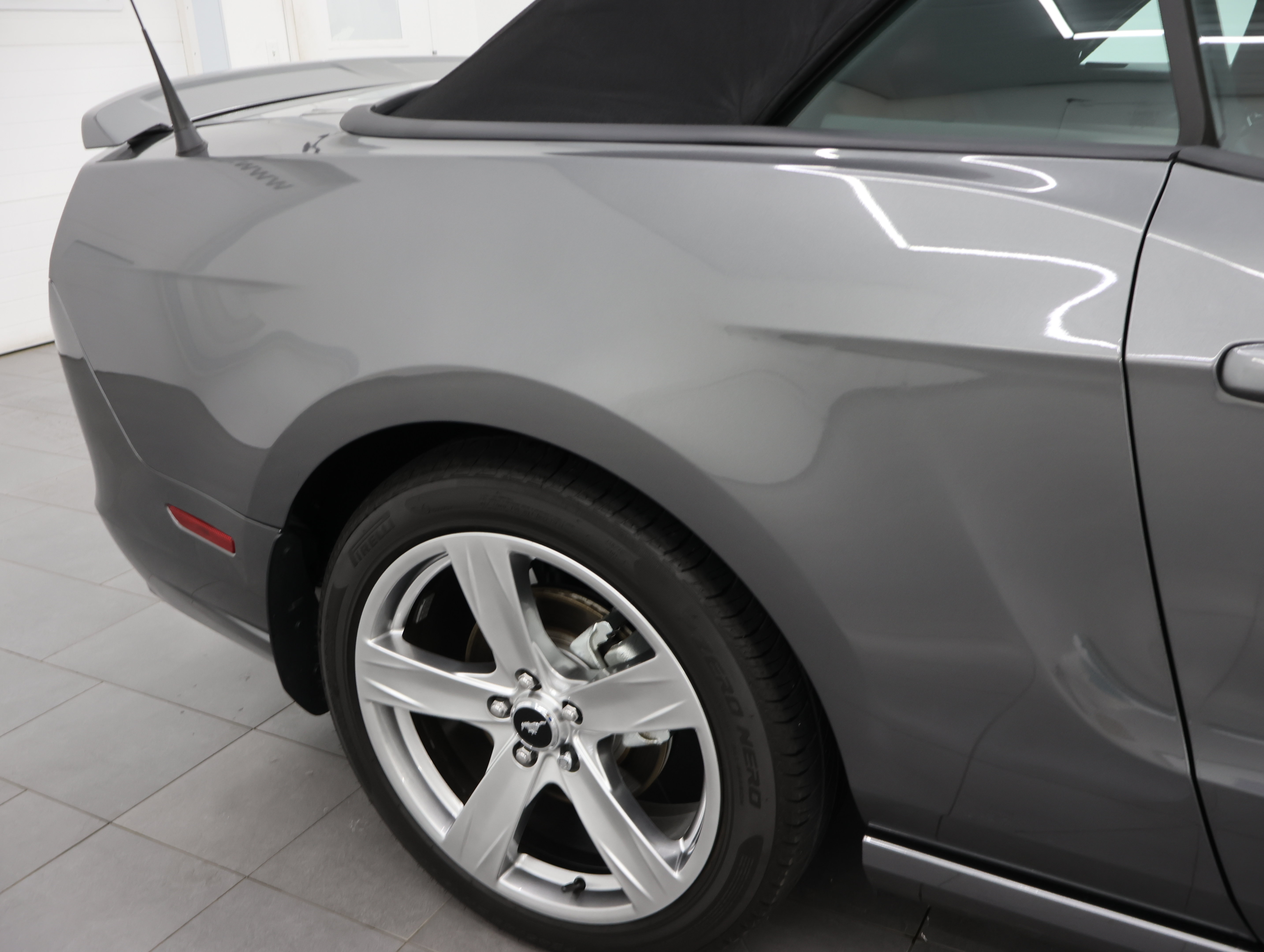 Used 2014 Ford Mustang GT Premium RWD image 25