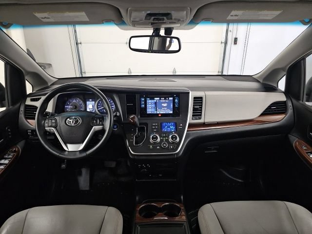 Used 2017 Toyota Sienna Limited Premium AWD/4WD image 36