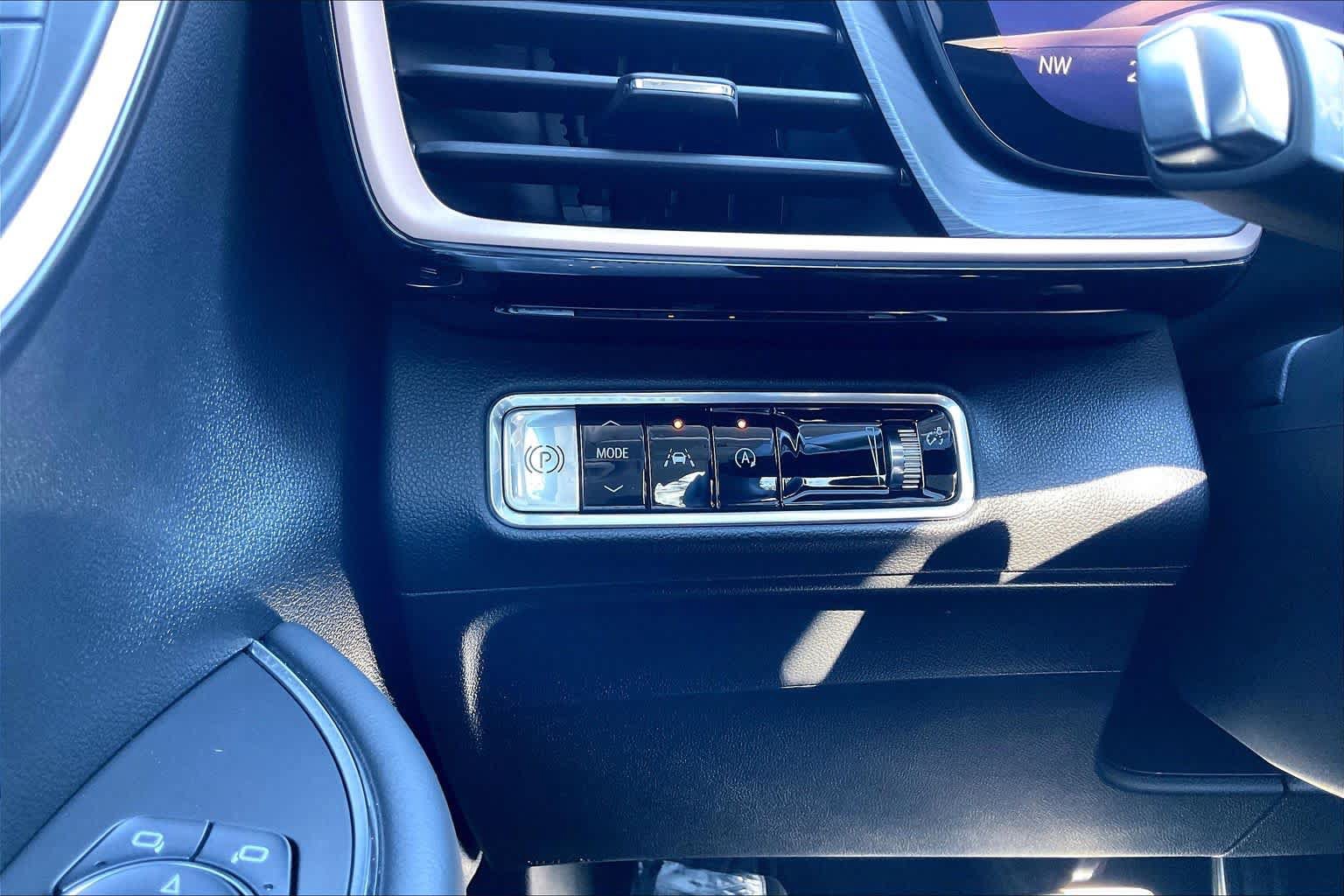 Used 2024 Buick Envision Sport Touring AWD/4WD image 33
