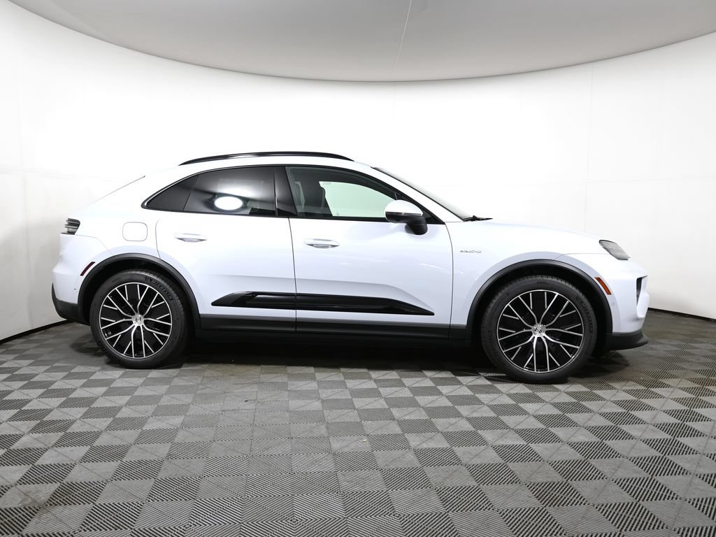 New 2026 Porsche Macan 4 Electric AWD/4WD image 8