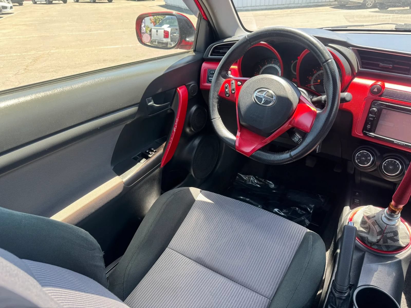 Used 2015 Scion tC FWD image 22
