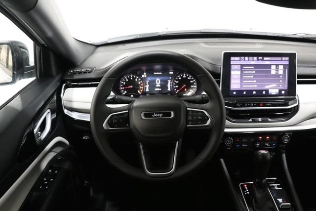Used 2023 Jeep Compass Limited w/ Sun and Sound Group AWD/4WD image 12