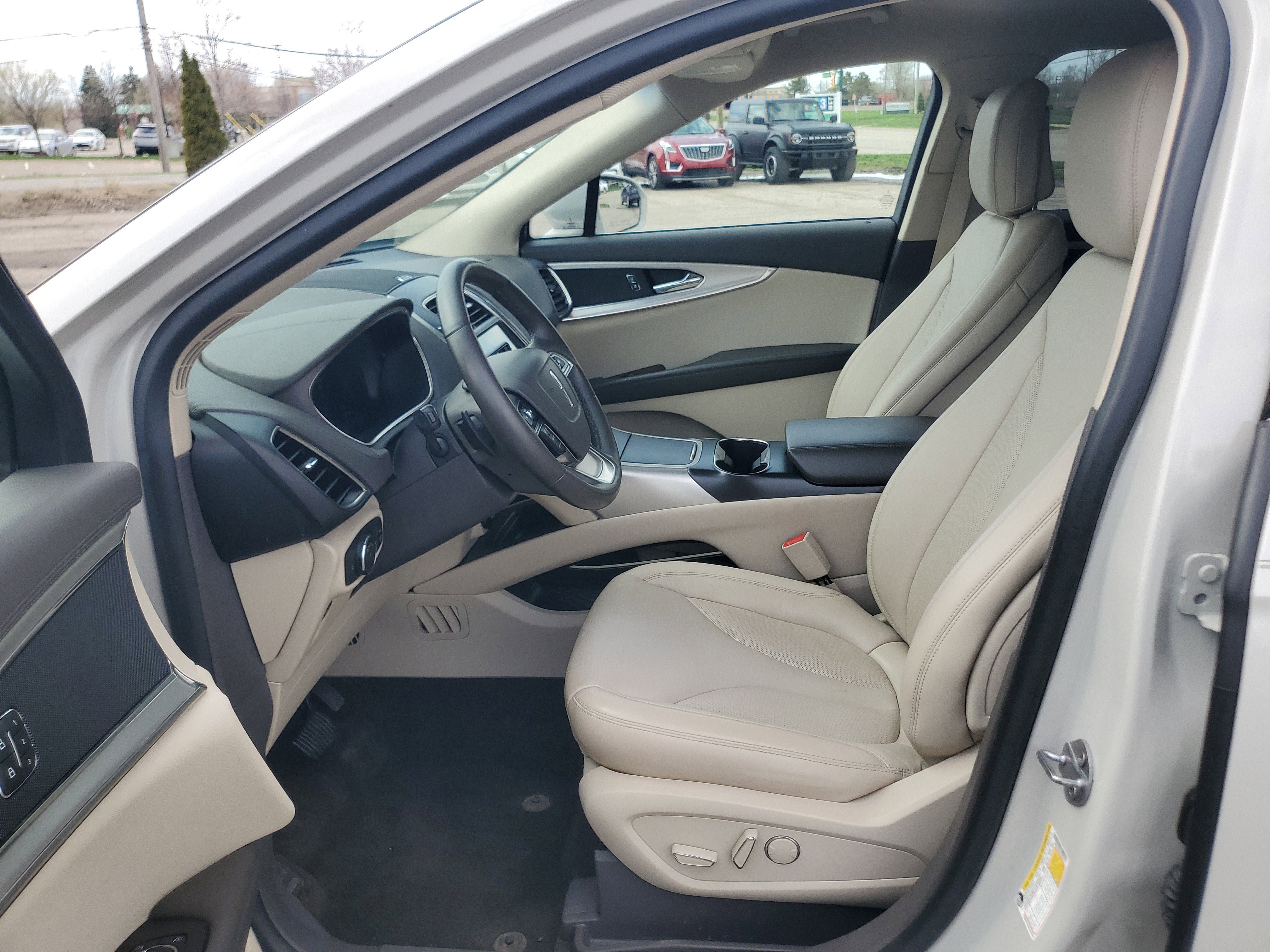 Certified 2020 Lincoln Nautilus Premier w/ Equipment Group 101A AWD/4WD image 12