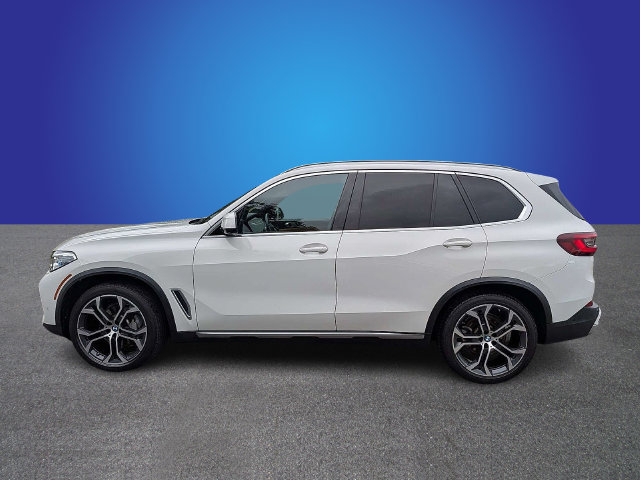 Used 2022 BMW X5 sDrive40i w/ Executive Package RWD image 2