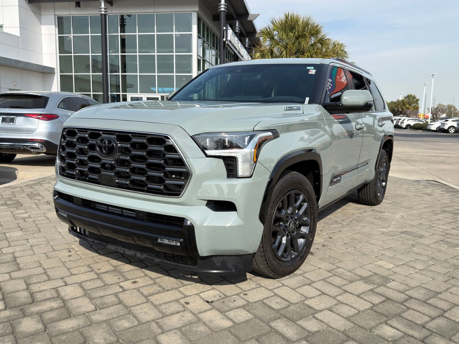 Used 2025 Toyota Sequoia Platinum image 1