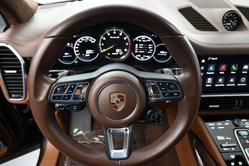 Certified 2022 Porsche Cayenne Turbo S AWD/4WD image 12