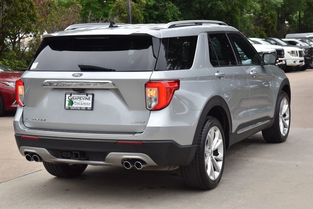Used 2023 Ford Explorer Platinum w/ Technology Package AWD/4WD image 8