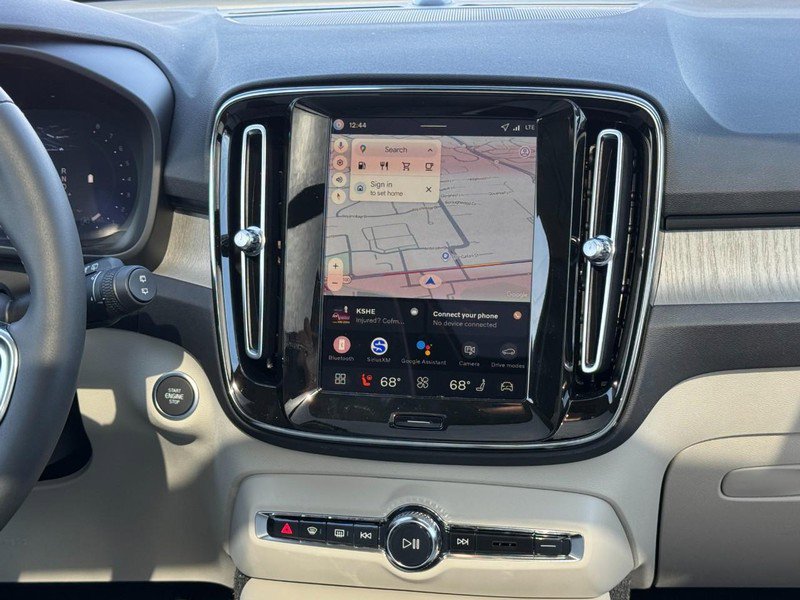 New 2026 Volvo XC40 B4 Plus w/ Climate Package image 8