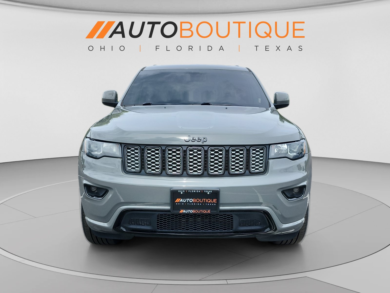 Used 2019 Jeep Grand Cherokee Altitude AWD/4WD image 9