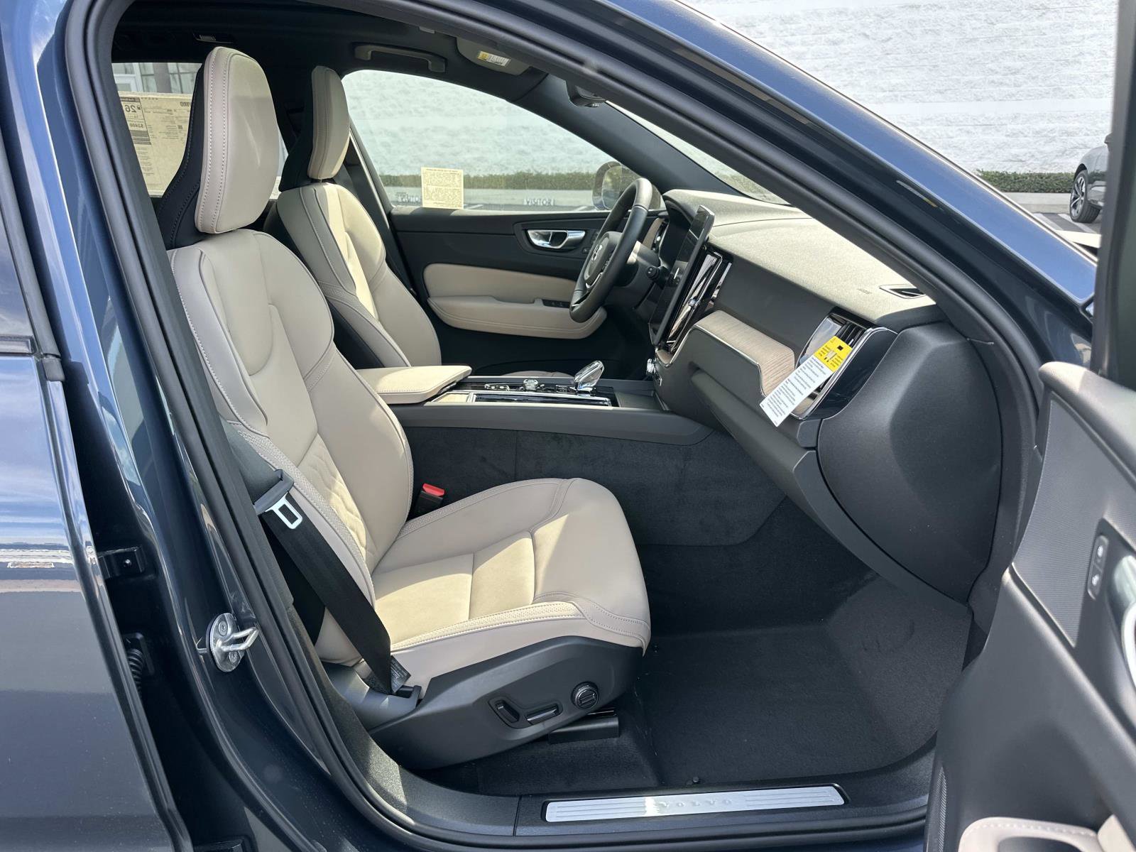 New 2026 Volvo XC60 B5 Plus w/ Climate Package AWD/4WD image 20