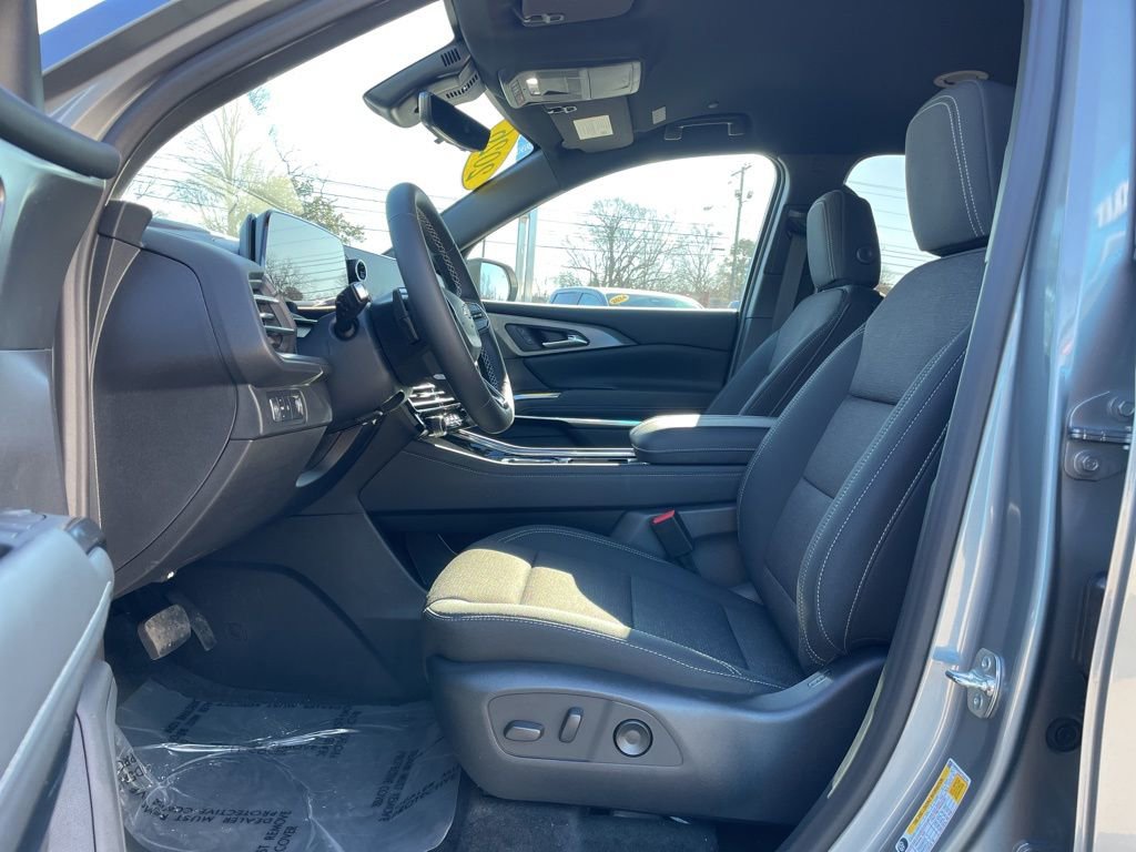 New 2026 Chevrolet Traverse LT w/ Driver Confidence Package image 4