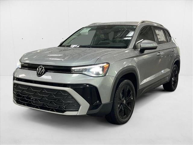 New 2025 Volkswagen Taos SE image 1