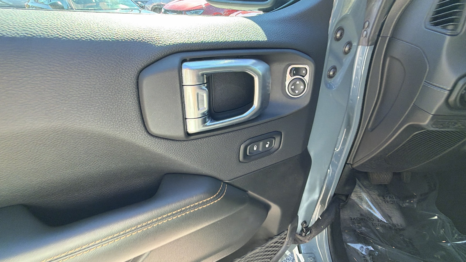 Used 2026 Jeep Wrangler Unlimited Sahara AWD/4WD image 15