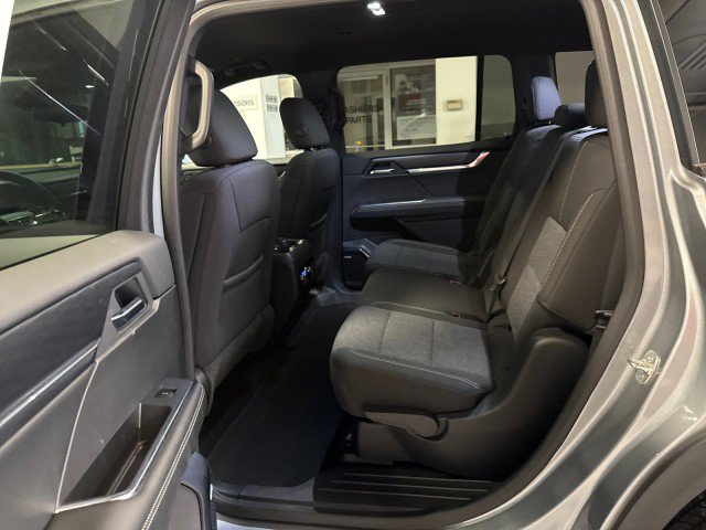 Used 2025 GMC Acadia Elevation FWD image 24