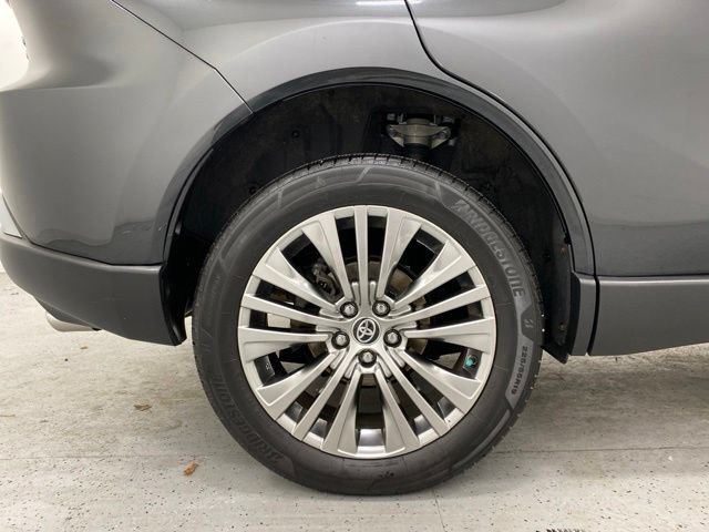 Used 2021 Toyota Venza Limited w/ Advanced Technology Package AWD/4WD image 8