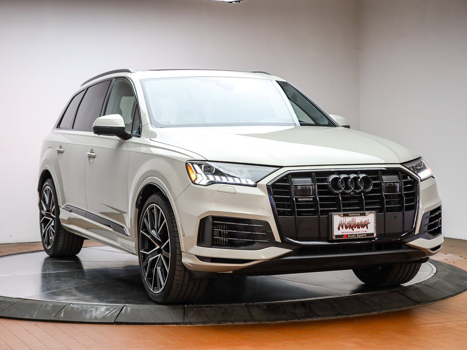 Used 2023 Audi Q7 3.0T Prestige w/ Prestige Package image 3