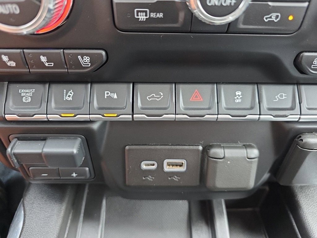 Used 2023 GMC Sierra 3500 Denali w/ Denali Ultimate Package image 35
