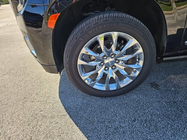 Used 2022 GMC Yukon XL Denali w/ Denali Ultimate Package image 15