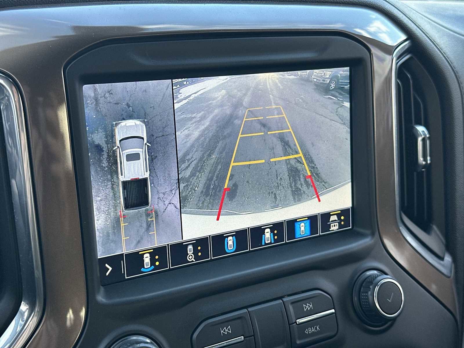 Used 2021 Chevrolet Silverado 1500 High Country image 23