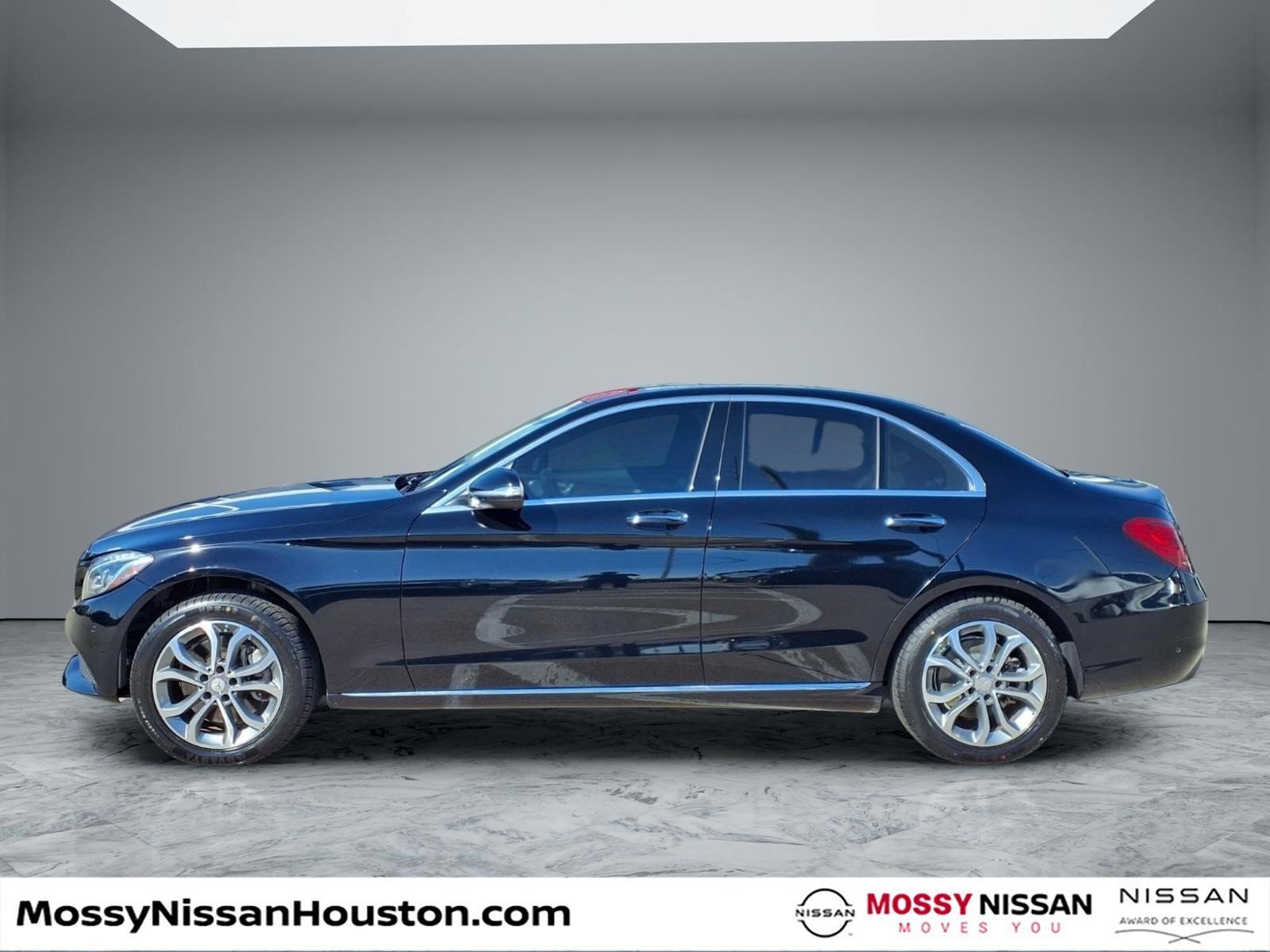 Used 2015 Mercedes-Benz C 300 4MATIC Sedan image 5